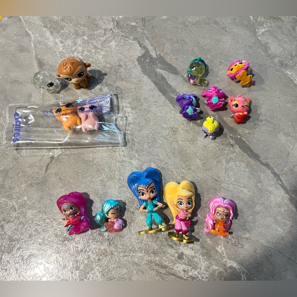 See description Other - Mini Toy Figurine Set(18 pcs)